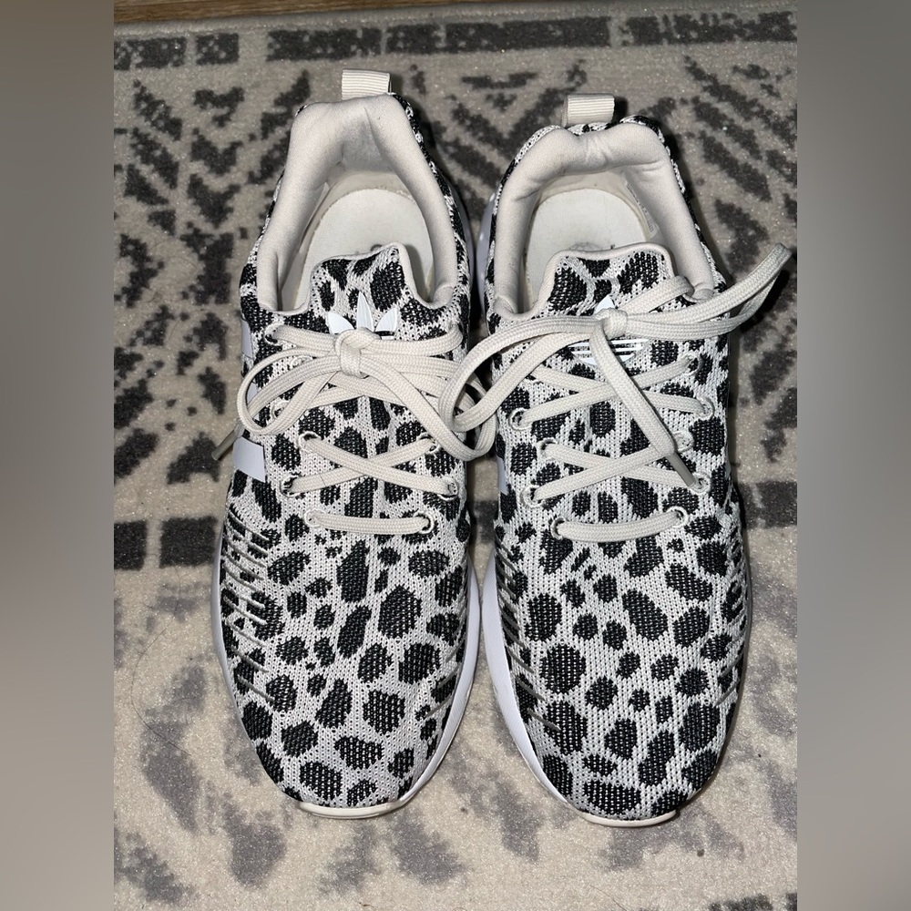 Adidas recycled sneakers size 5 women